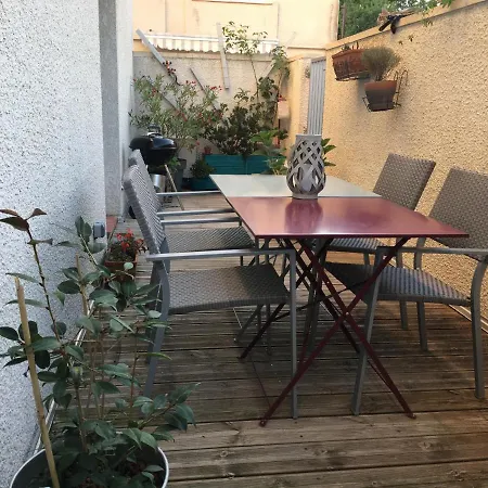 Grand T2 Confort Avec Terrasse Апартаменты *